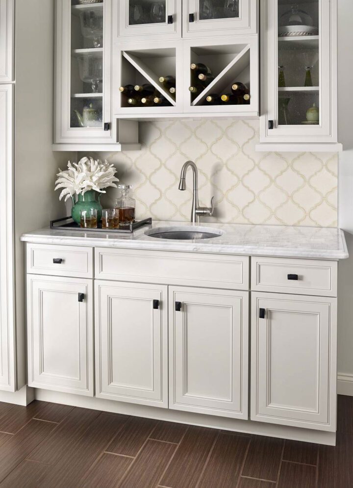 MSI Highland Park Antique White Arabesque Tile - Image 4