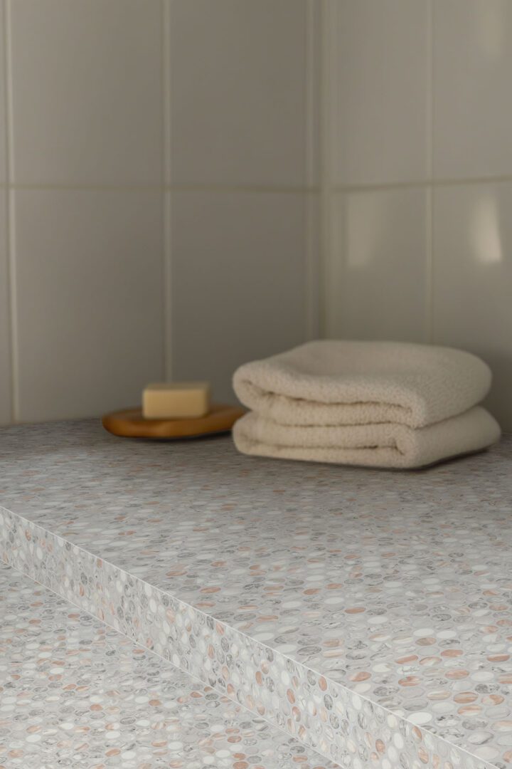 MSI Briar Rosa Penny Round Tile - Image 2