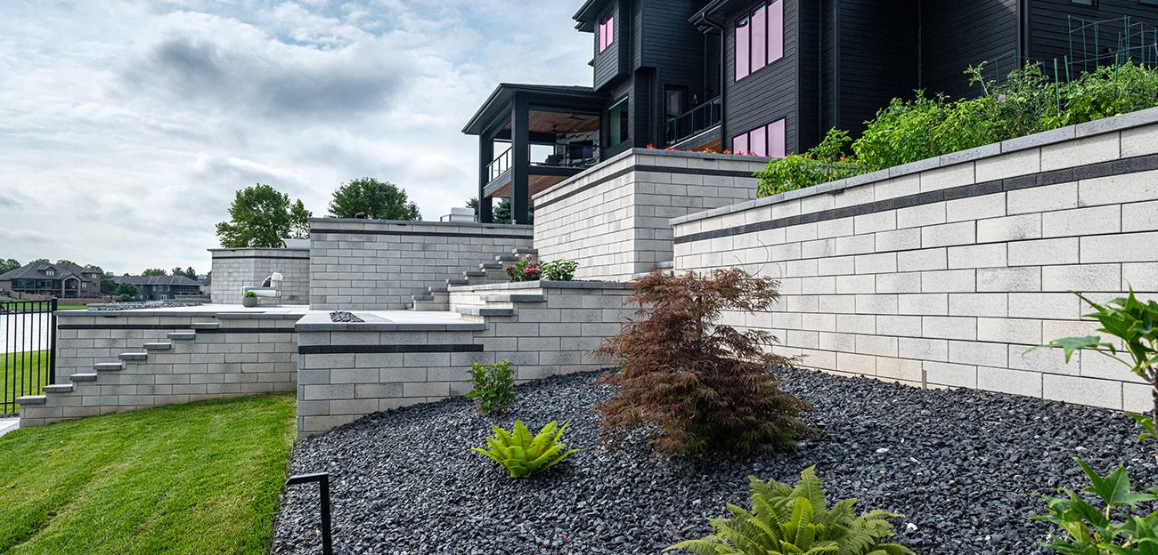 Unilock U-Cara Multi-Face Wall System - Image 20