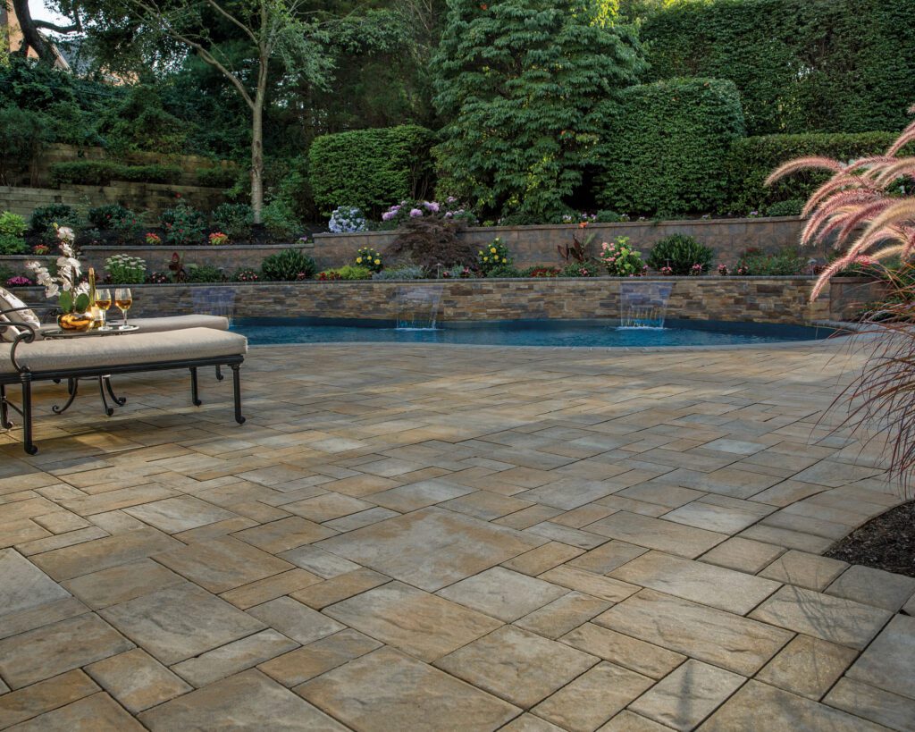 Cambridge Sherwood Ledgestone in Toffee/Onyx Lite Astro Masonry, Long